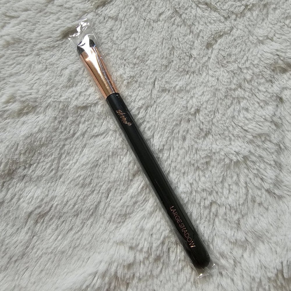 Skone Cosmetics Large Shadow Brush
